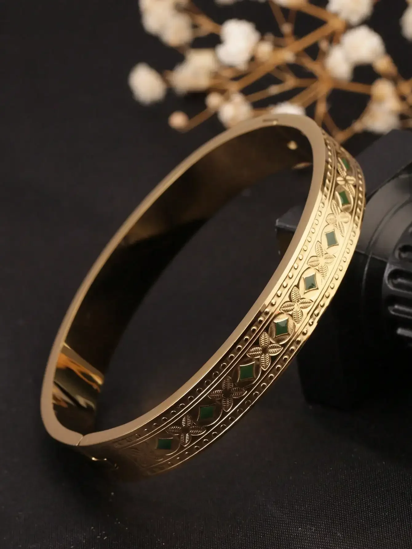 

1pc Titanium Steel 18K Gold-Tone Four-Leaf Clover & Diamond Shape Bracelet, Vintage Luxury Fashion Versatile, Suitable For Women