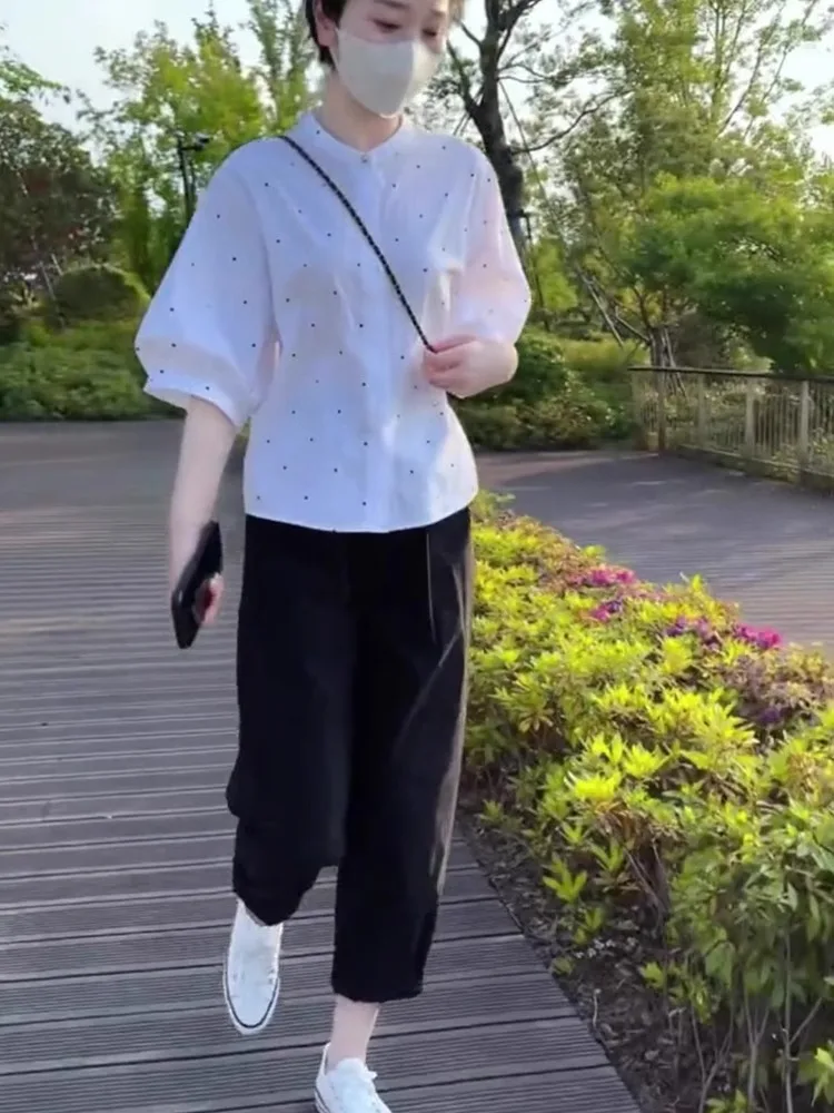 Camisa Blanca con Estampado de Lunares para Mujer, Estilo Muñeca, Cubre el Vientre, Moderna, Juvenil, de Alta Gama, para Verano, de Fibra de Poliéster, con Cierre de Botones