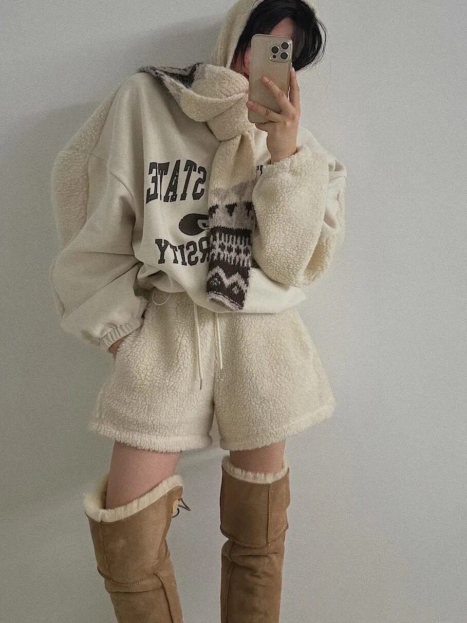 Chic Fashionable Lamb Fur Patchwork Set 2026 Dongda Gate Stylish Women's Winter Ensemble Ten Centimeters Brand