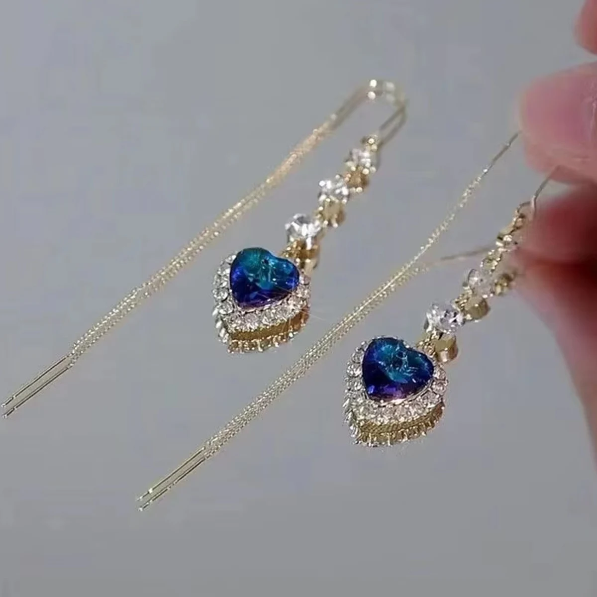 1 Pair Blue Color Heart Shaped Earrings For Women Light Luxury Long Tassel Ear Wire Dangle Earring Ladies Wedding Party Jewelry