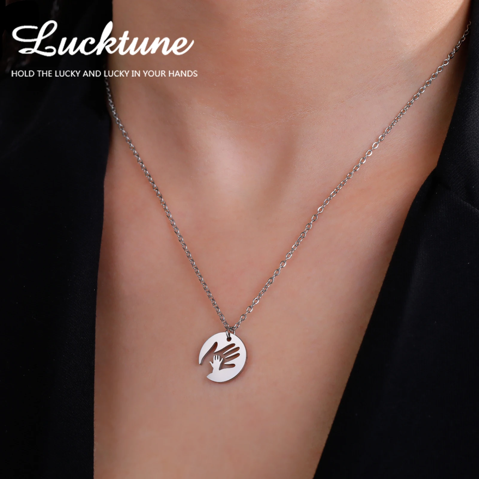 Lucktune Stainless Steel Shake Hands Round Pendant Necklace for Baby Mom Maternal Love Chain Necklace Trendy Choker Jewelry Gift