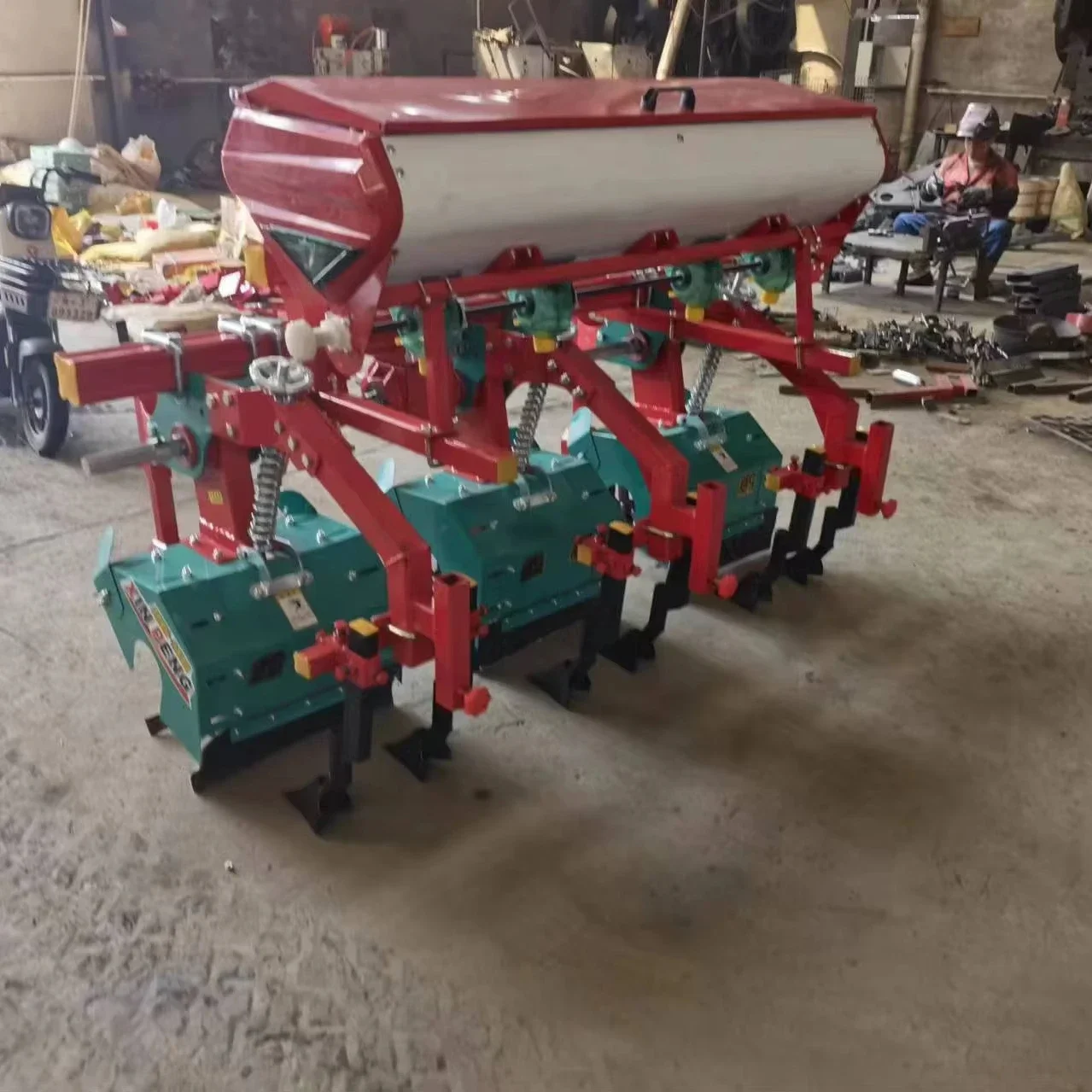 

【Hot】3rows Tractor Cultivating and Weeding Machine with Fer-tilizer for Corn Cultivator and Weeder