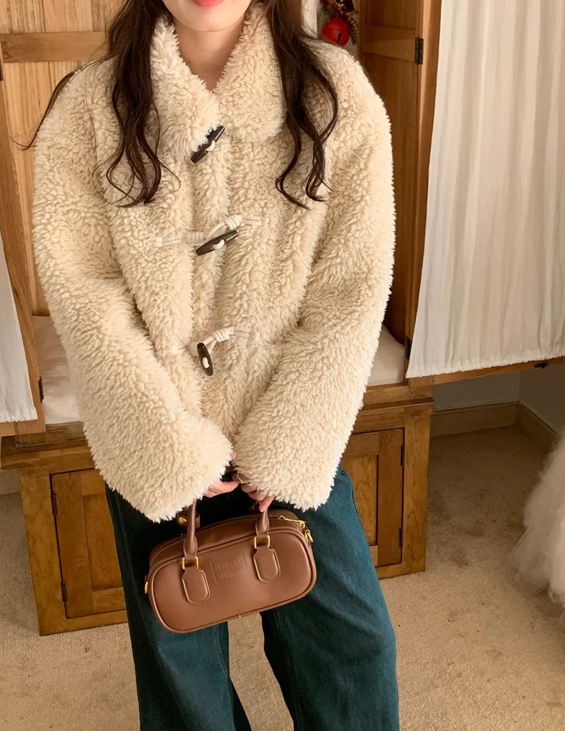 Autumn Winter Korean Lazy Style Warm Thickened Fur Integrated Lapel Horn Button Jackets Women Solid Color Casual Versatile Coats