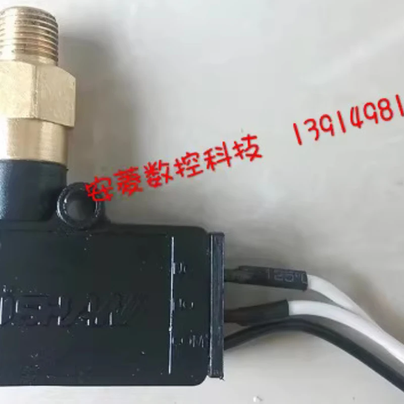 Yuxiang ISHAN volumetric YET-B2P2\ C2P2 oil injection machine lubricating oil pump pressure detection switch 15KG