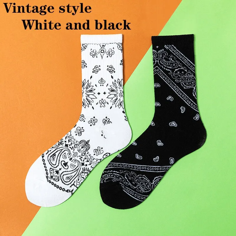 2 Pairs Of Fashionable Cashew Flower Vintage Socks Street Fashion Black And White Stockings Totem Lady Tube Socks