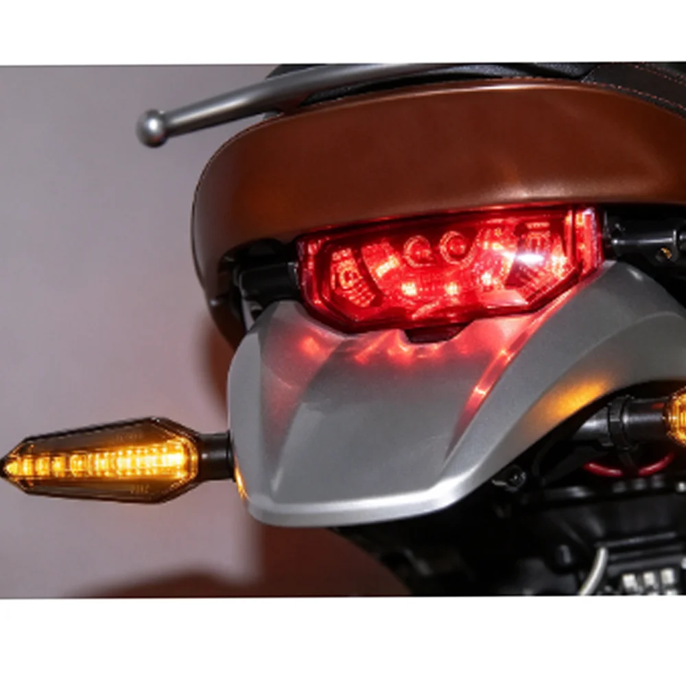 R QIANKONG Universal motorbike Flashing Turn Signal Light 12 LED lights For Suzuki GSF 650 600 S N 1200 400 BANDIT B-KING SFV650