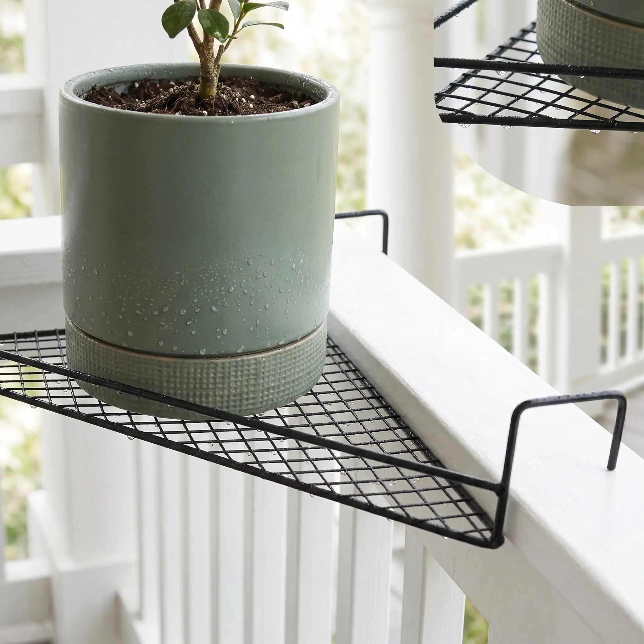 Hanging Corner Wall Plant Shelf Triangular Metal Wire Floating Railing Balcony Garden Patio Terrace Plant Stand Outdoor