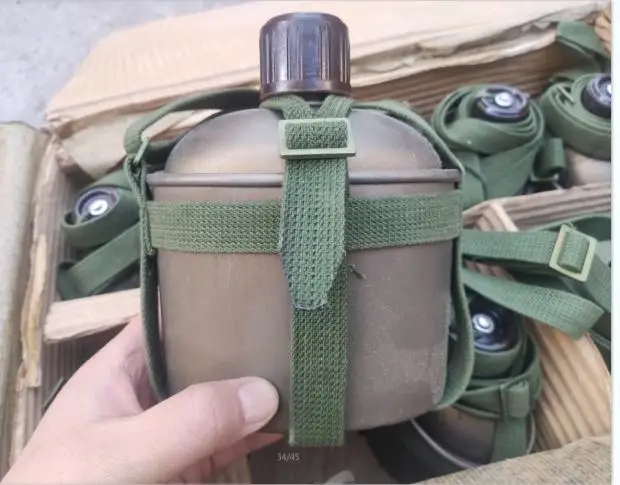 

Китайский подлинный чайник для воды типа 83. Матовый антикоррозийный и антирассеивающийся алюминиевый чайник. Военный чайник