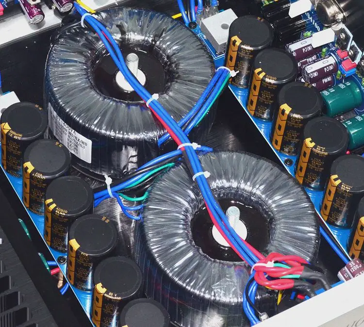 Усилитель мощности HiFi A800 с балансным входом с двойным трансформатором высокой мощности и запечатанным золотым покрытием