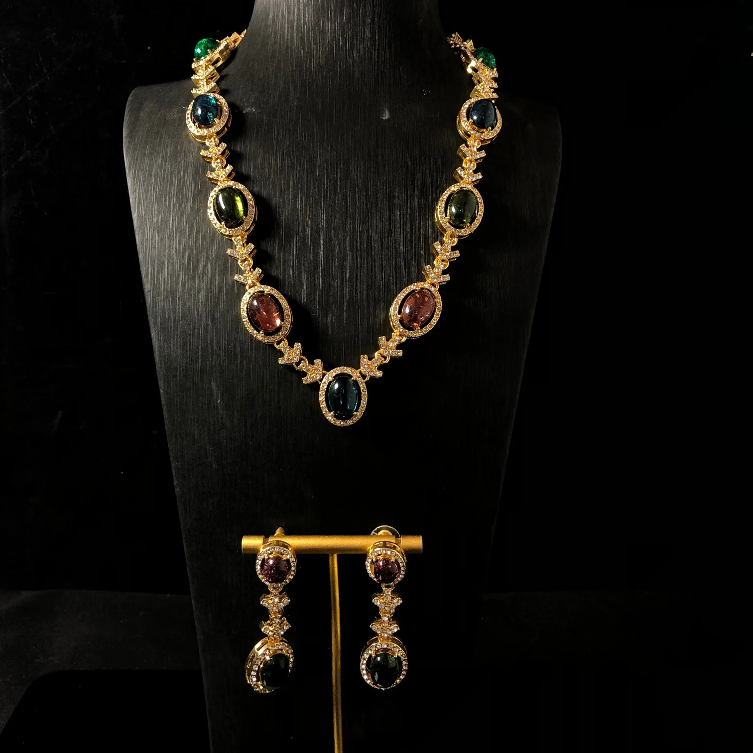 Vintage Zircon Jewelry Set for Women High-End Light Luxury European American Style Earrings Necklace Combo 2026