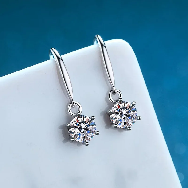 18K platinum diamond stud earrings plated with PT950 platinum moissanite earrings 1 carat six prong earrings Seiko quality