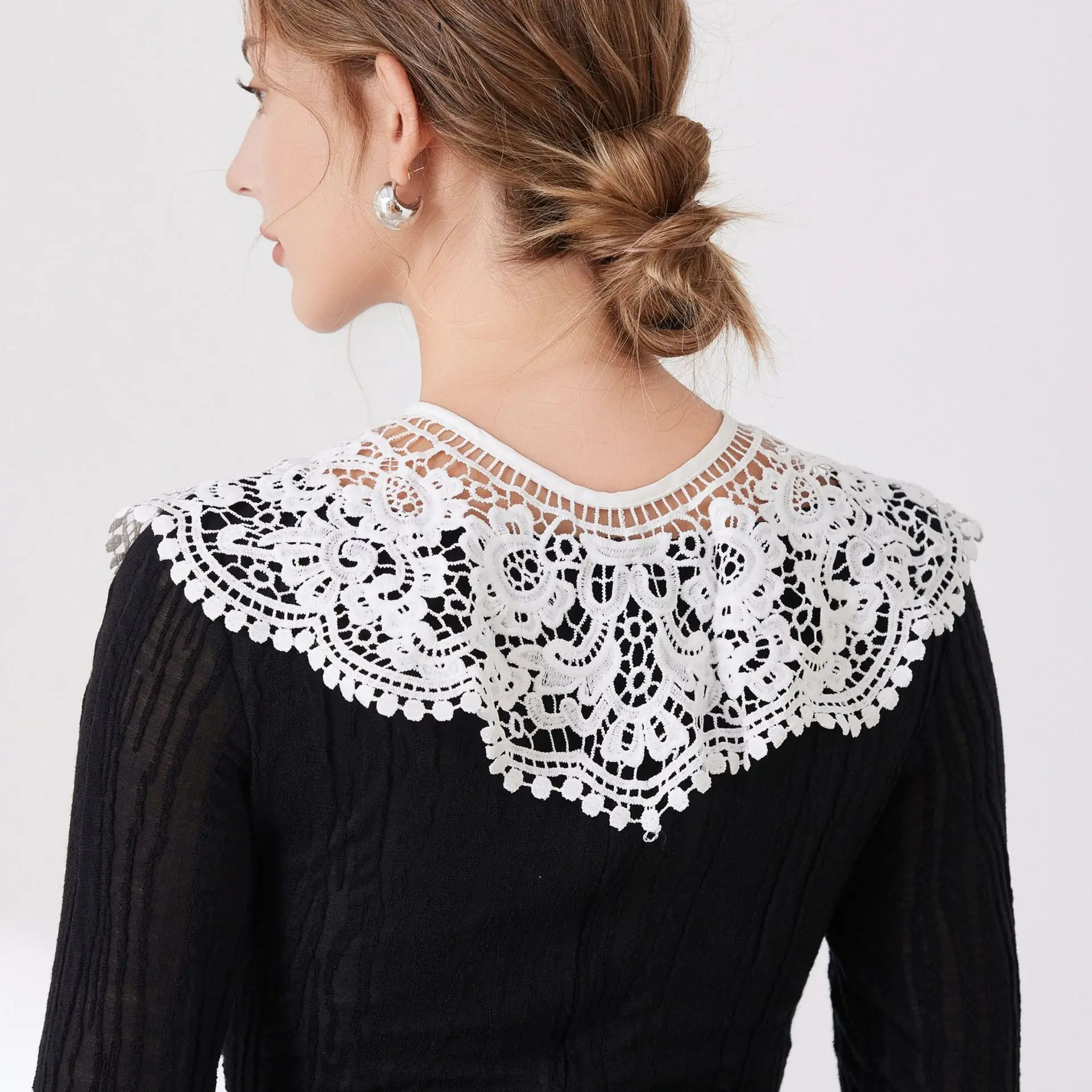 الياقات الدانتيل وهمية امرأة انفصال الجبهة التعادل الياقة البيضاء 2025 الشتاء سترة الملحقات القابلة للإزالة وهمية الرقبة القطبية نصف قميص