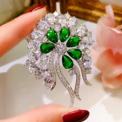 Vintage Brooches For Women Green Created Emerald Cubic Zirconia Corsage Elegant Temperament Buckle Pin Accessories Fine Jewelry
