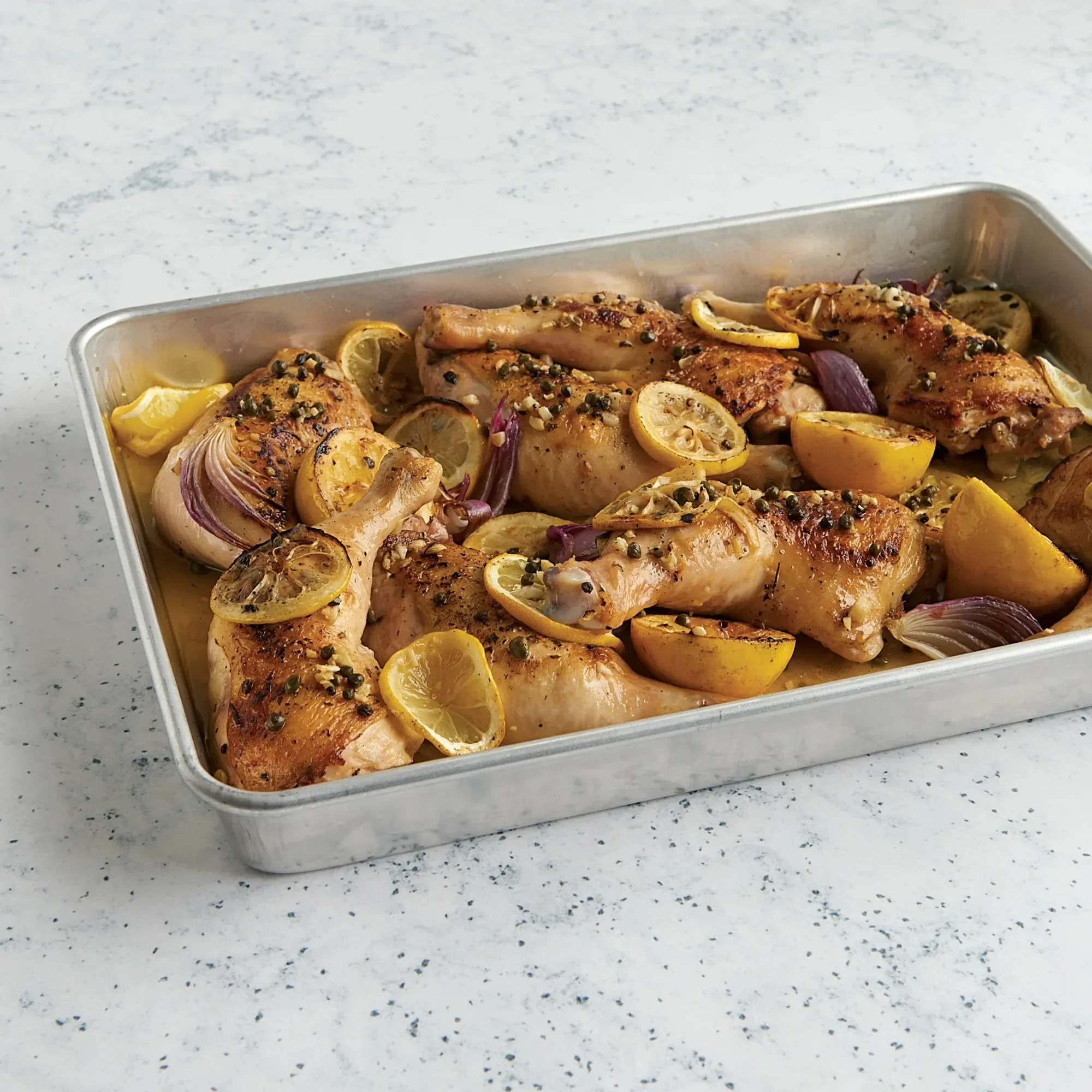 

Набор алюминиевых форм для выпечки из 2 предметов с высокосторонней половинной листа размером 13 x 18 дюймов и крышкой