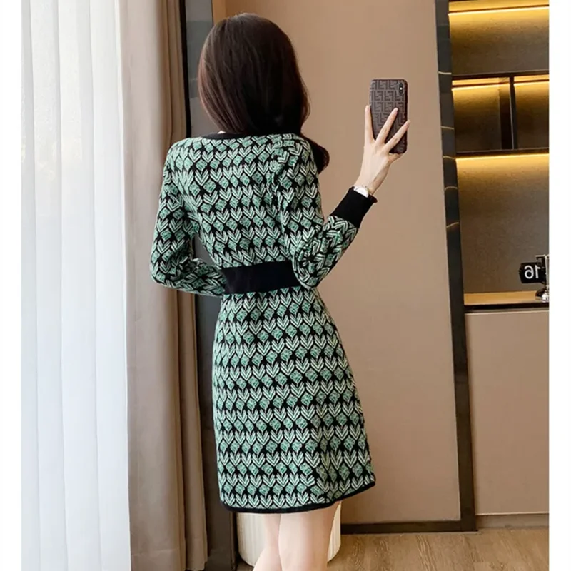 Winter Knitted Dress Women\'s New 2023 Round Neck Long Sleeve Slim Sweater Small Dress