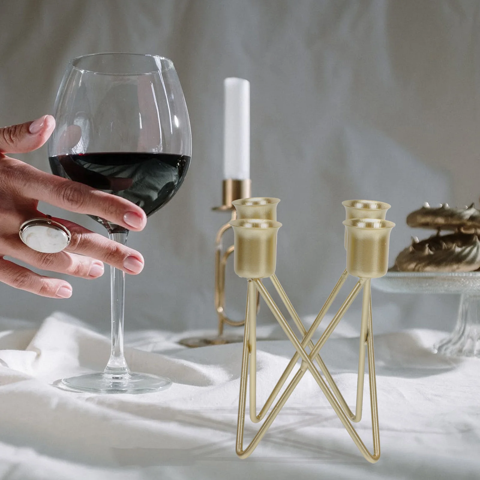 

Iron Craft Candleholder Creative Multi-Cup Design For Home Wedding Party Decor Desktop Adornment Exquisite Stand Tabletop