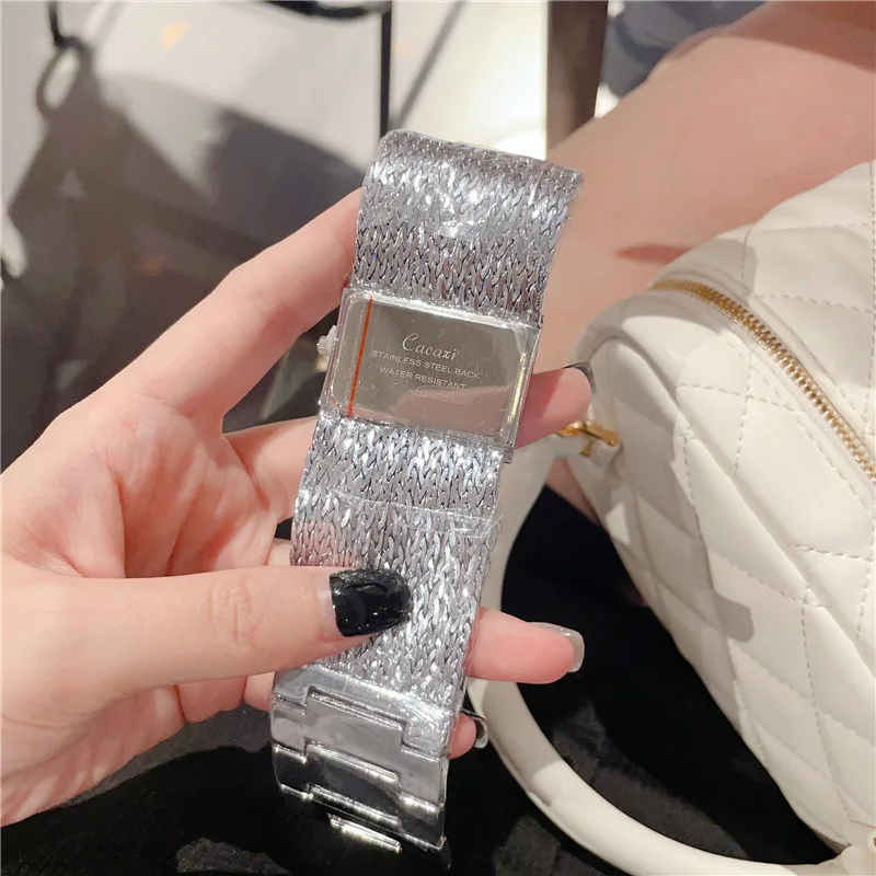 Jam Tangan Kuarsa Emas Mewah untuk Wanita dengan Dial Besar Tahan Air Gelang Fashion Jam Tangan Wanita Reloj Mujer