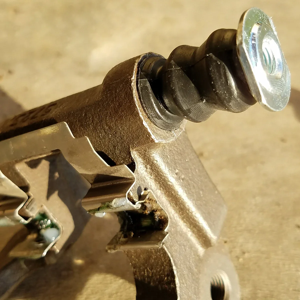 

2set Front&Rear Brake Caliper Slider Guide Pins Bolt Left Right Disc Housing Bellows Sleeve Bush For JAGUAR X-TYPE 2001 2002-09