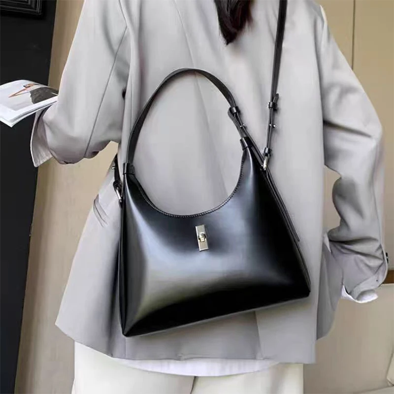 Retro Bucket Bag Simple Messenger Bag Large Capacity Luxury New Handbag Versatile Shoulder Bag Female Underarm Leather Bag