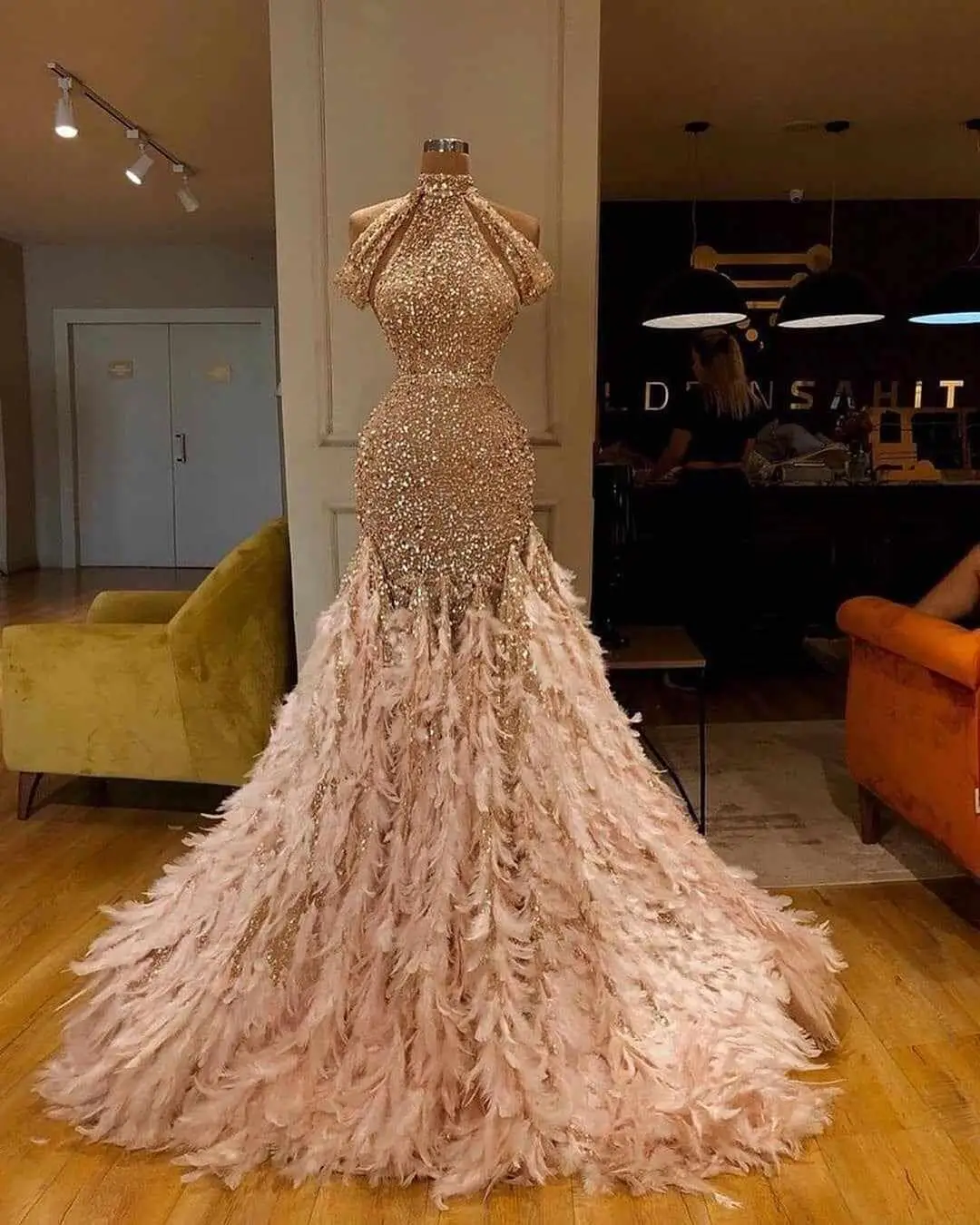 

Luxury Evening Dresses Mermaid Sequined Feathers High Neck Court Gown Backless Zipper Prom Dress Vestido De Noite Custom Made