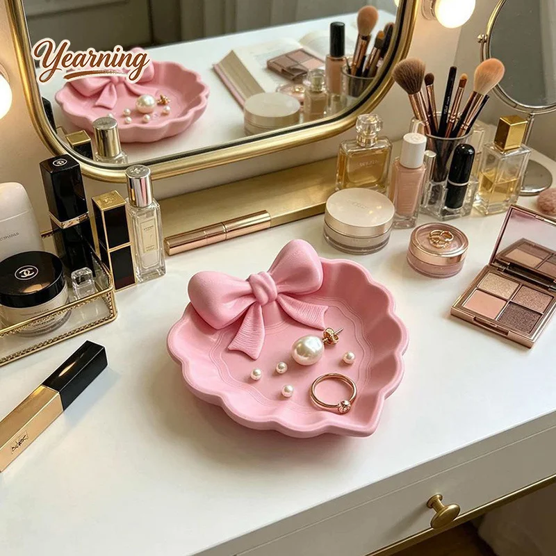 

3D Printed Heart Shape Jewelry Tray with Pink Bow Decoration Tray for Valentine's Day