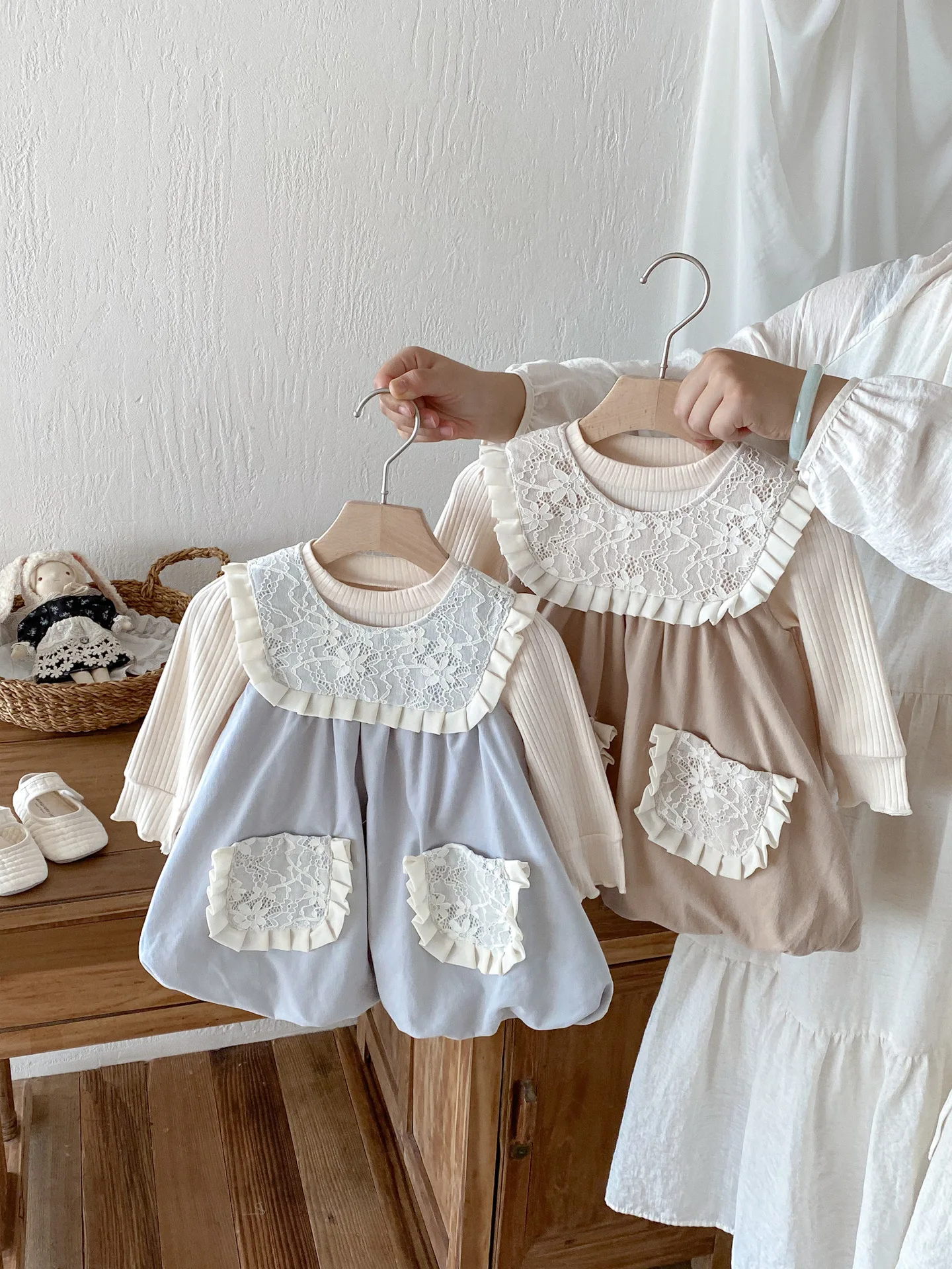 

2025 Autumn New Baby Sleeveless Vest Dress Cotton Girls Cute Flower Bud Dress Infant Toddler Sweet Lace Princess Dress