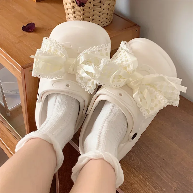 

Cute Charms for Clogs Designer Red Bow Fashion Vintage Shoe Decorations Elegant All-match Quality Clog Jeans Finished Product