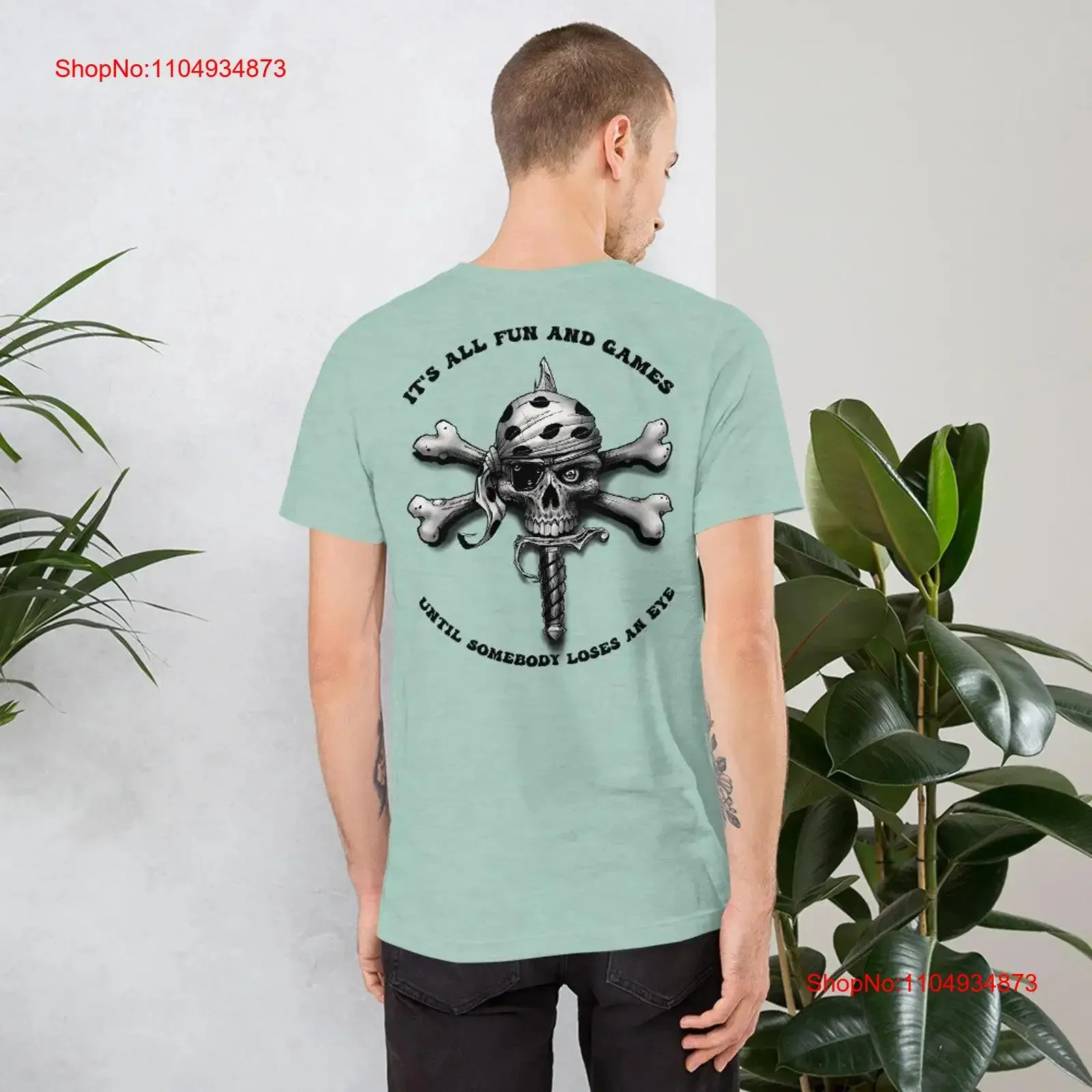 C'est tout le plaisir et les jeux de retour avec tatouage de l'équipage squelette sur le devant T-shirt vintage lavé décontracté polyvalent vêtements de créateur de mode