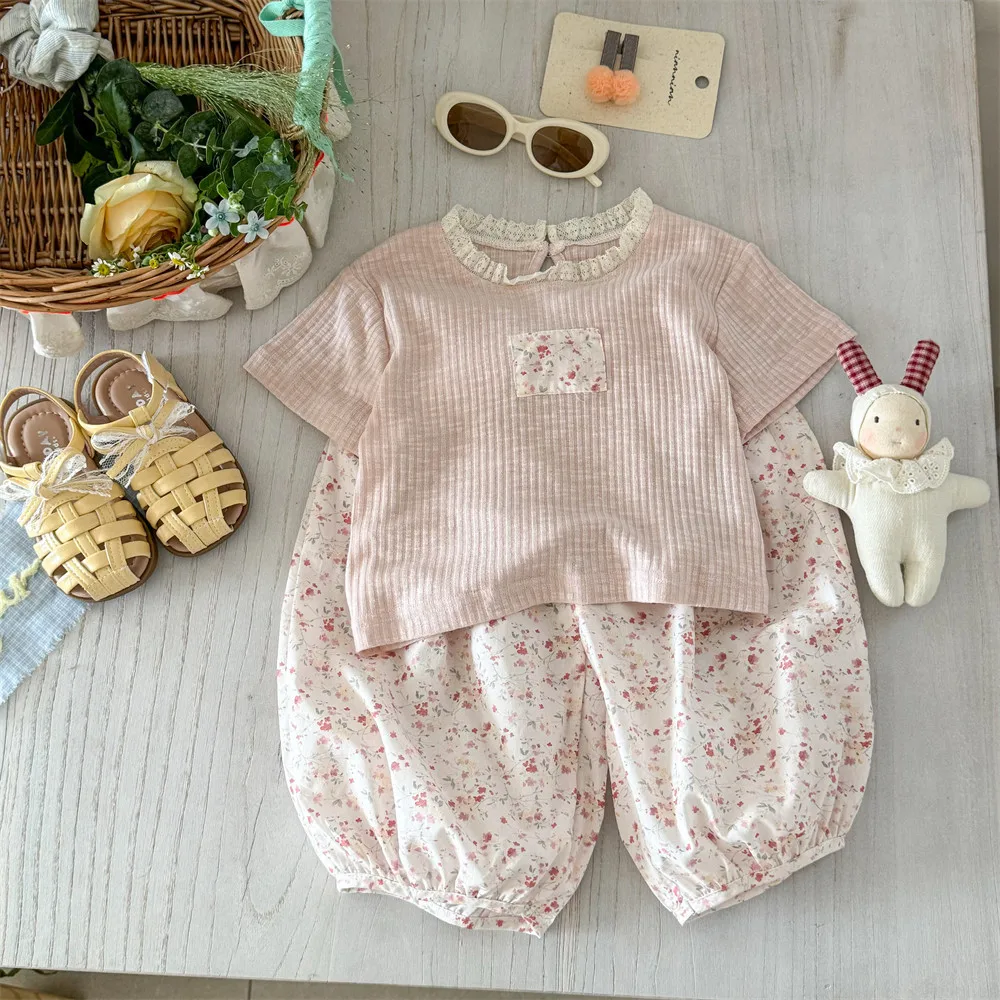 Sweet little Si female treasure French sweet floral pink set summer new children's soft waxy T-shirt bloomers two-piece set