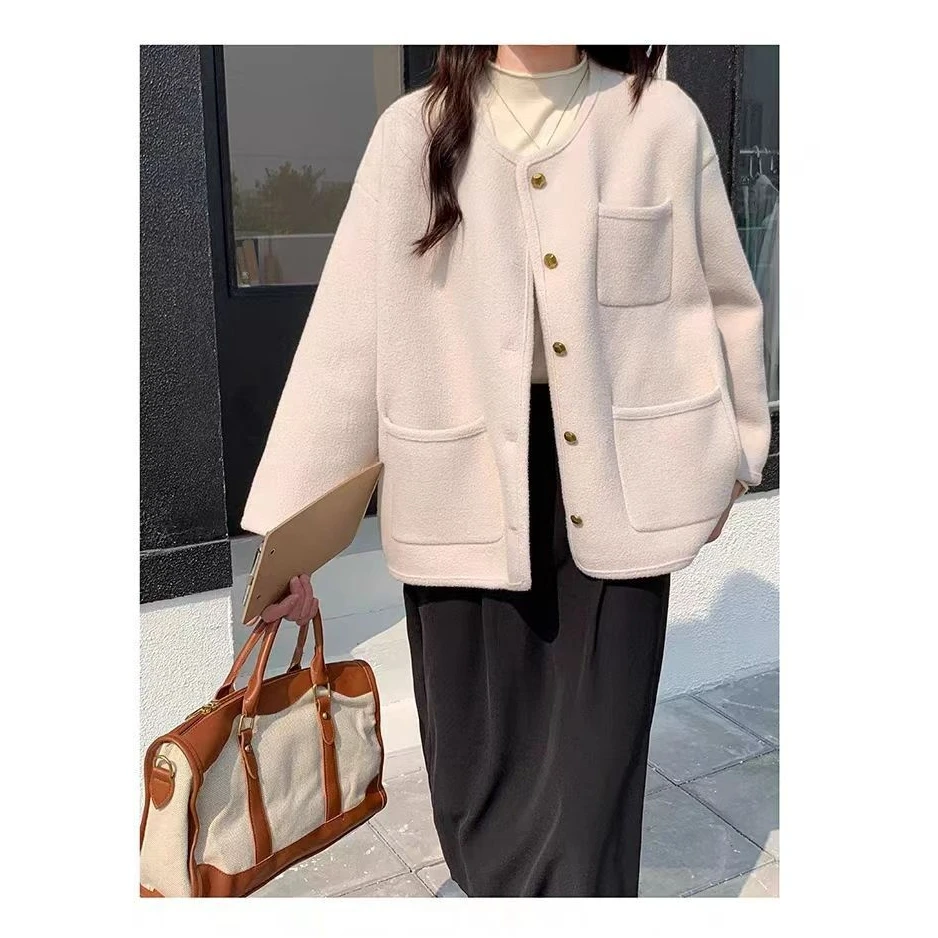Abrigos de mezcla de lana para mujer, abrigo de lana de algodón añadido para otoño, piel sintética recortada, mangas acampanadas, farol ajustado con botones contrastantes
