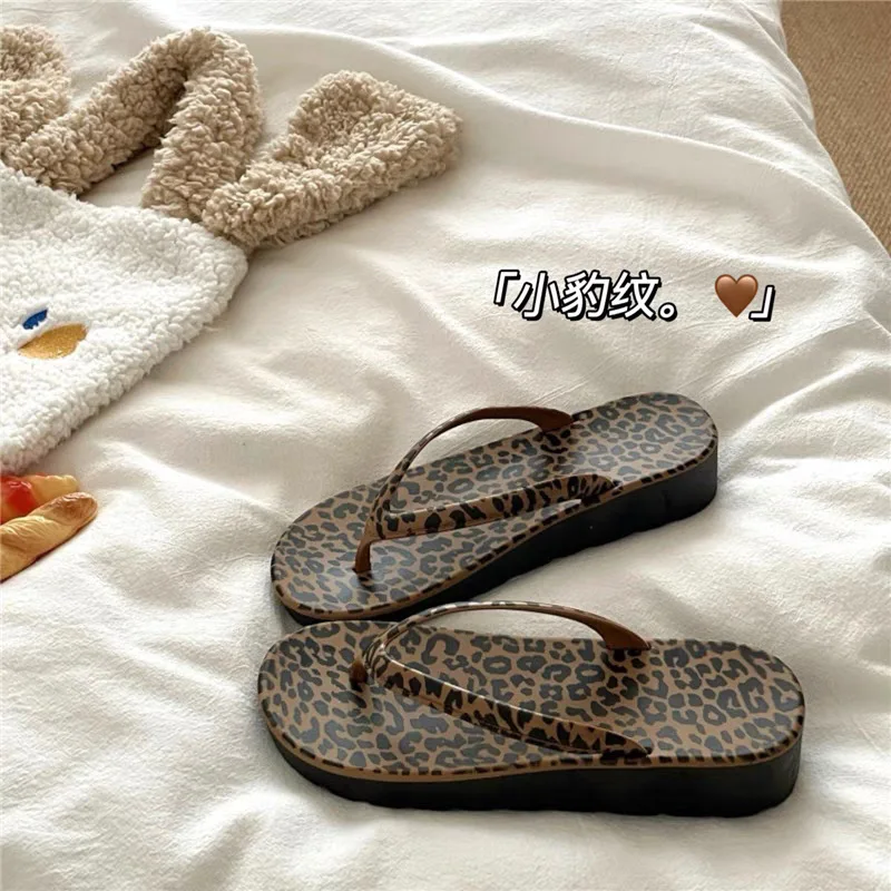 

New Style Flip Flops For Women In Summer, Thick Soled, Non Slip, Fashionable Beach Sandals For Beach Slippers