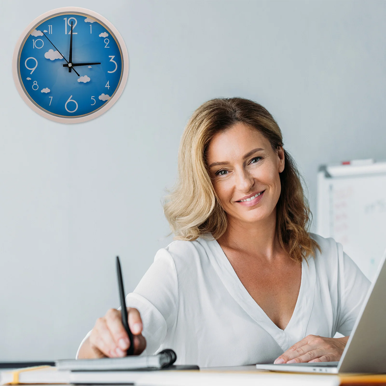 

Cloud Pattern Hanging Wall Clock Operated Ultra Quiet Decorative PVC Modern Round Wall Clock for Home Decoration