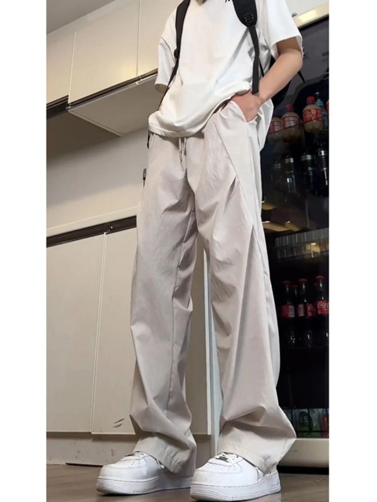 

Мужские повседневные брюки из ледяного шелка: летние, в стиле High Street, с драпировкой и складками, прямые, с заниженной проймой, дышащие, легкие