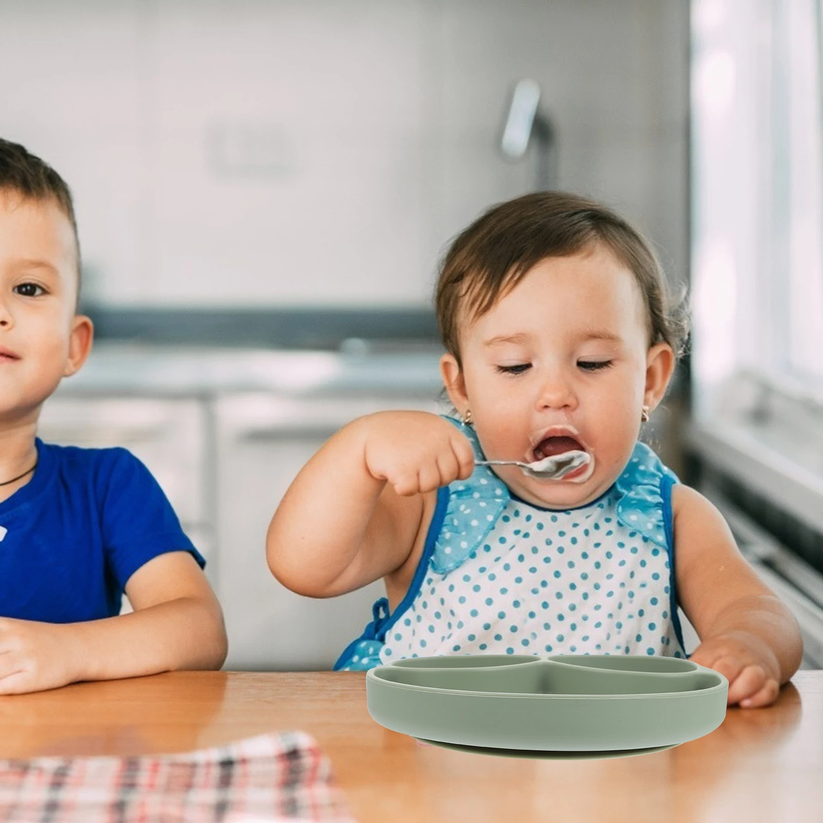 

Silicone Divided Plate Suction Base Food Dish Toddler Training Plate Reusable Lightweight Compact High Chair Table Use