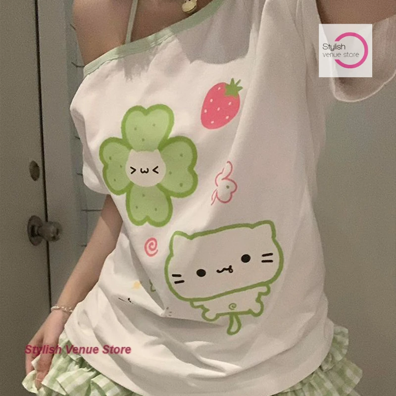 Japanese Four-leaf Sprouting T-shirt with Sloping Shoulders and Leaking Shoulders for Women's Summer Fashion Short-sleeved Tops.