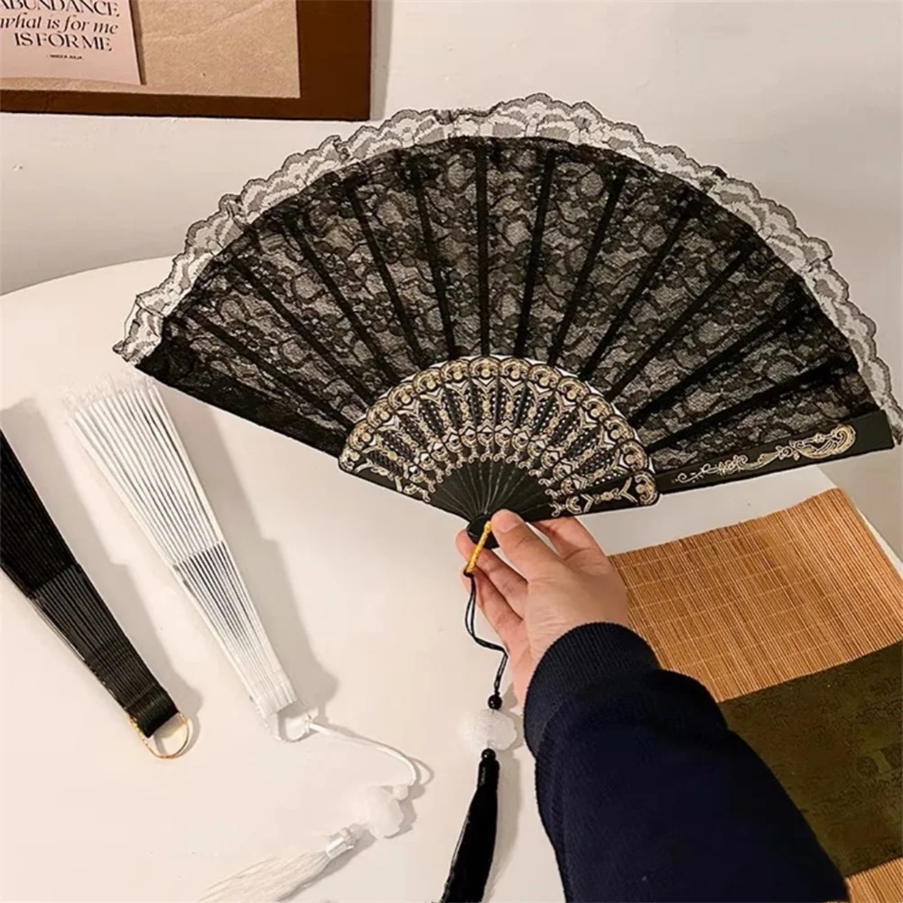 

Lace Floral Folding Hand Fan Retro Handheld Fan Wedding Party Supplies Women Plastic Handheld Dancing Fan Props Home Decoration