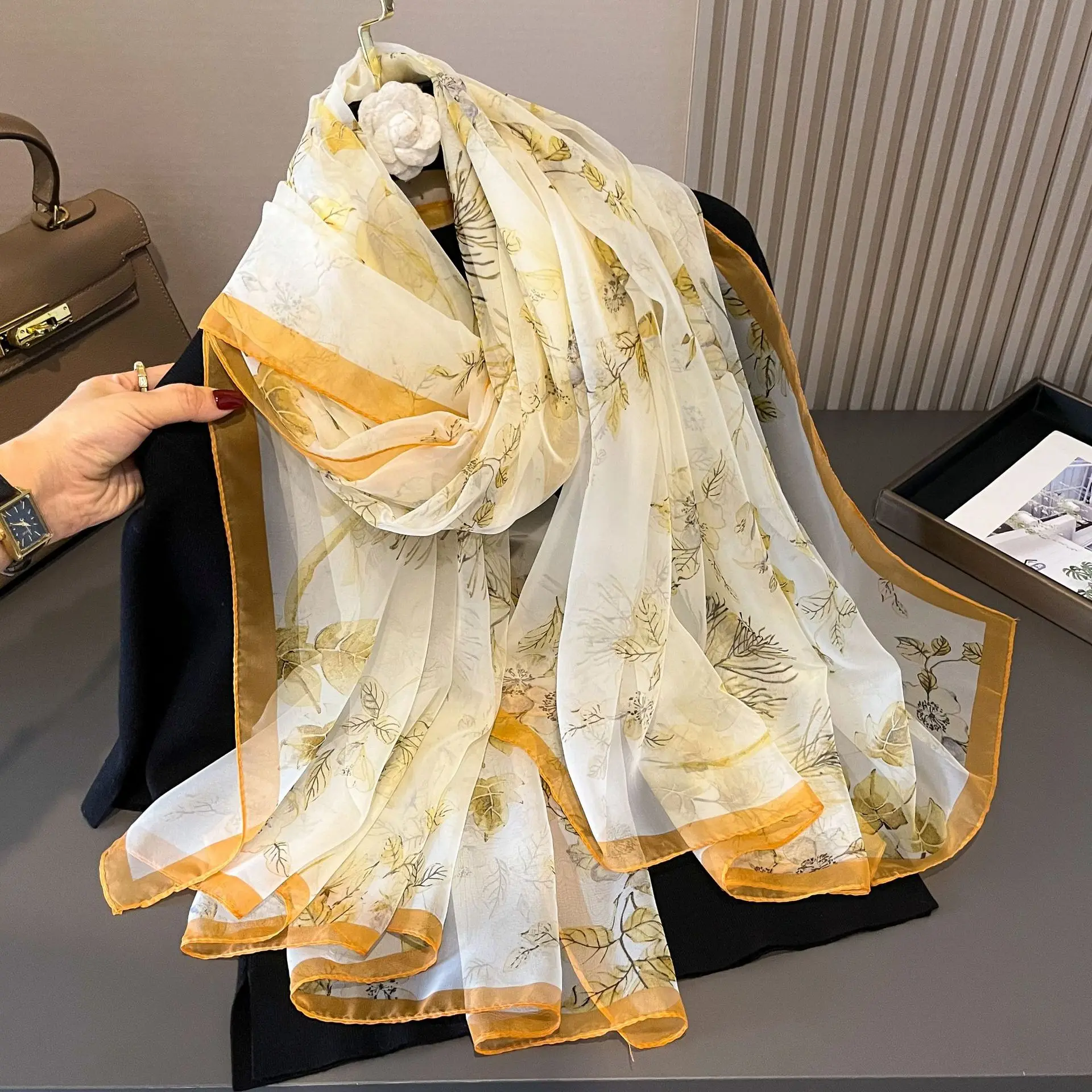 Silk Scarf Foulard Female Headbanda Luxury Hijab Women Soft 2024 Pashmina Beach Scarves Echarpe Shawl Large Wrap Echarpe Bandana