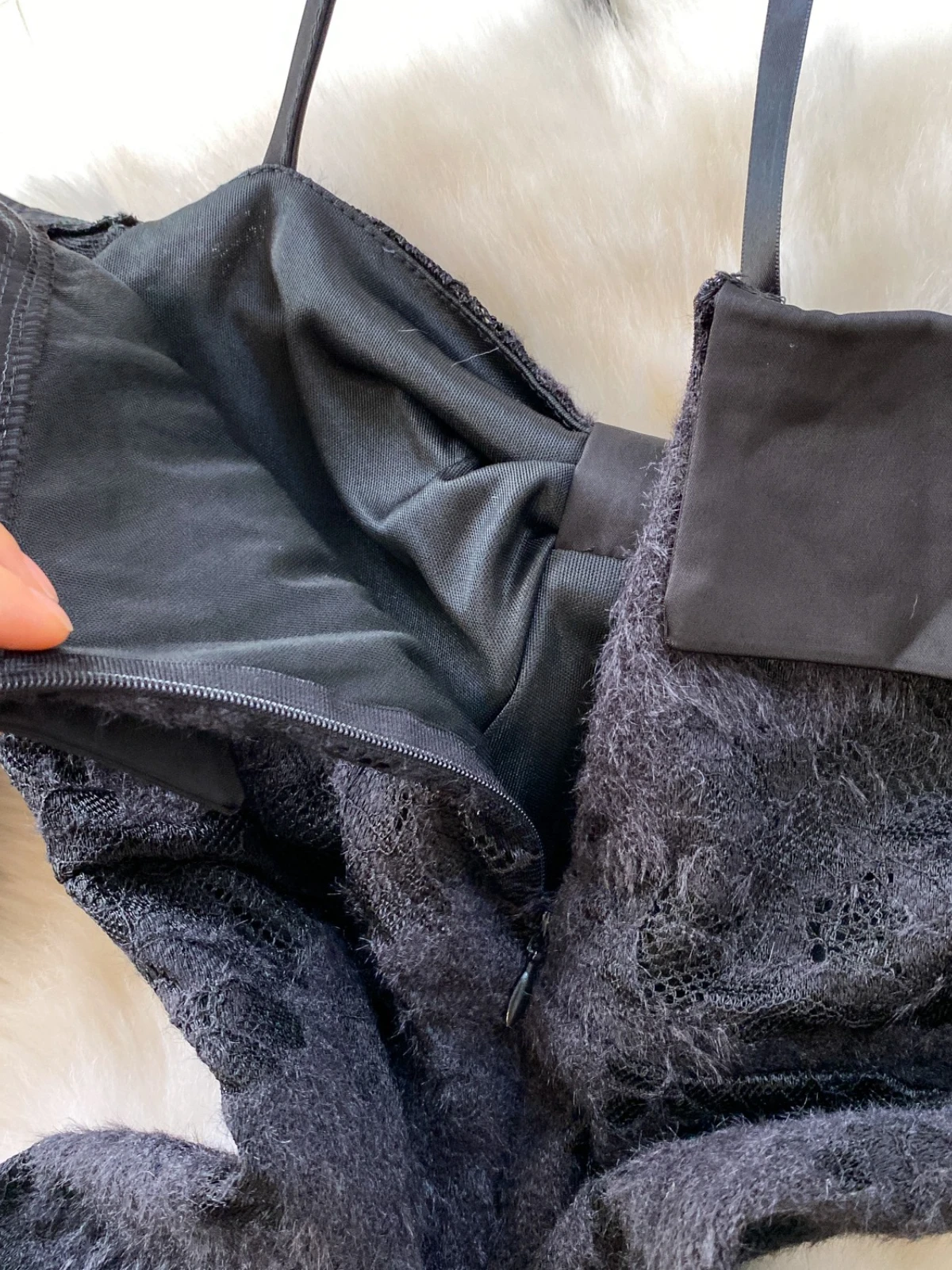 Foamlina 2025 New Women's Lace Dress Solid Tie-up Halter Neck Off Shoulder Long Sleeve 3D Flower Detail Slim Bodycon Party Dress