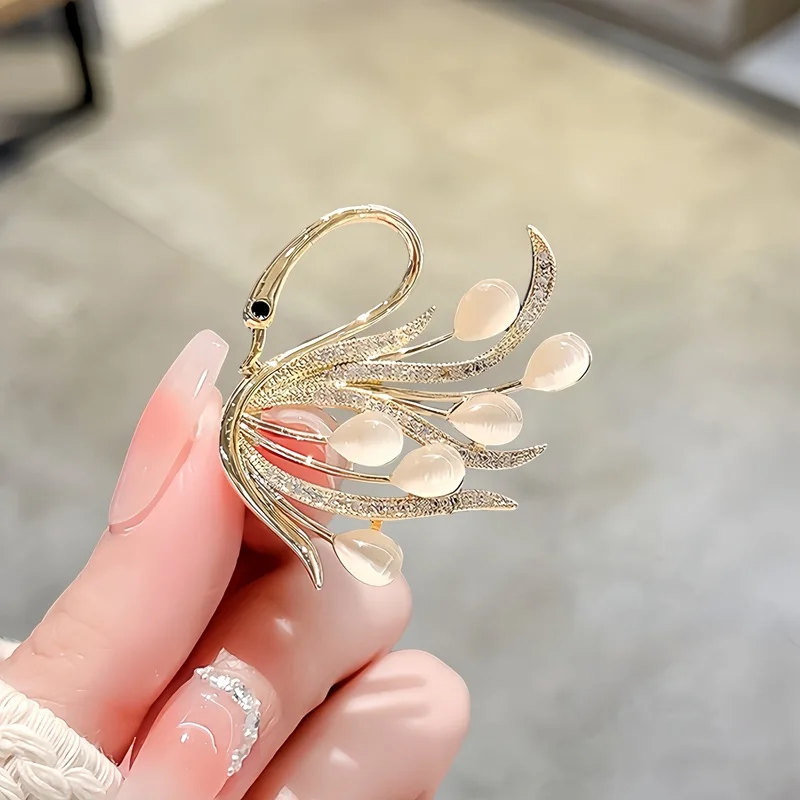 جميل الطيور فراشة القط بروش للنساء اللؤلؤ حجر الراين العصرية مجوهرات بأشكال حيوانات معطف فستان التلبيب دبابيس هدايا حفلات الزفاف
