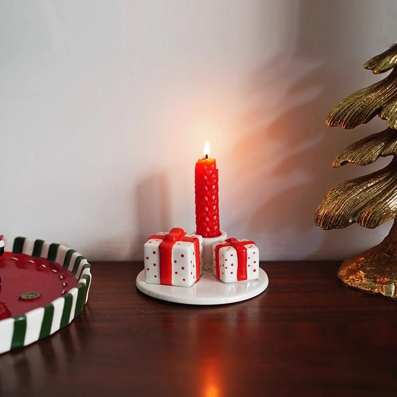 Nordic hand-painted gift-shaped ceramic candle holder,candle vessels,Christmas table decoration candlesticks,wedding decorations
