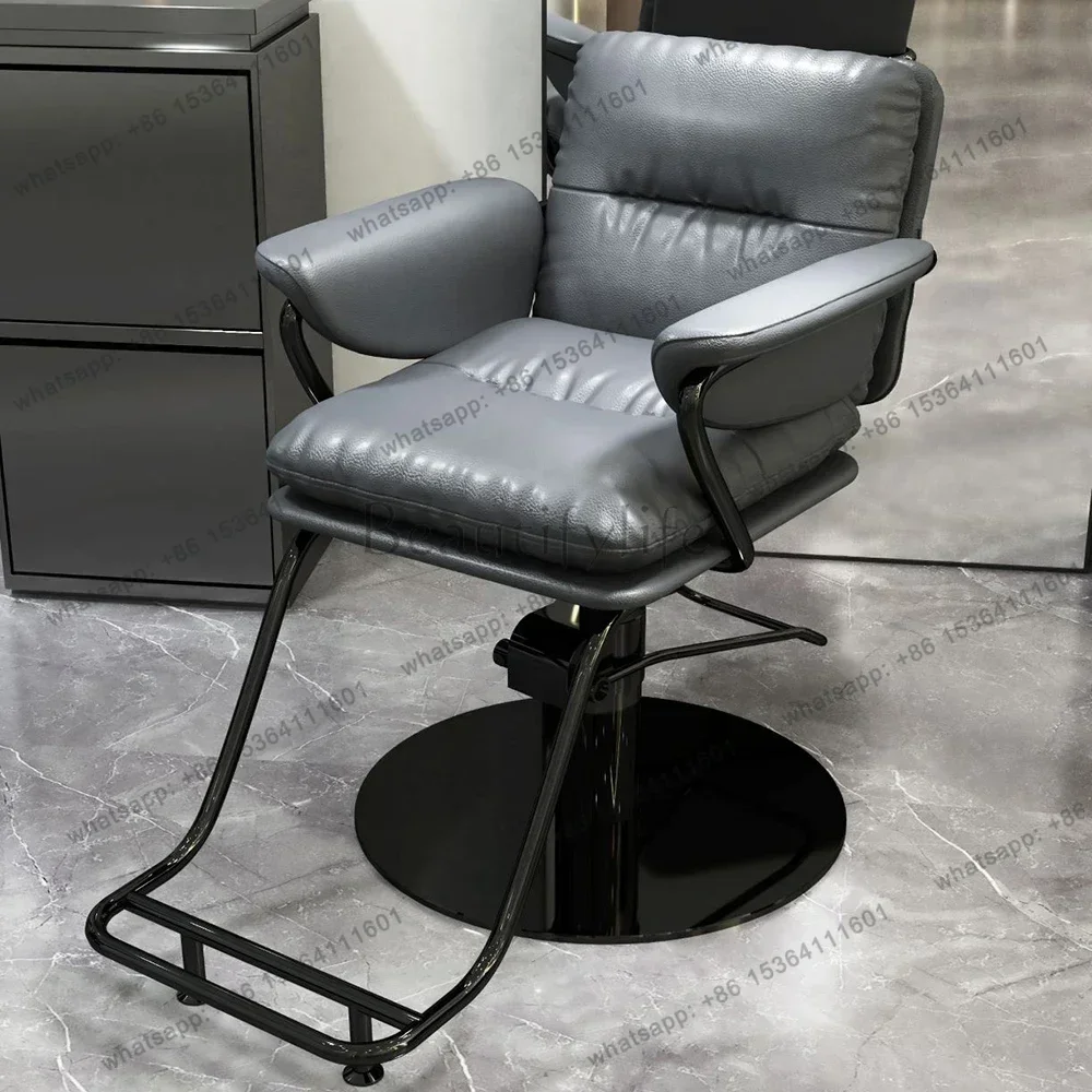 

Портативное парикмахерское кресло в скандинавском стиле: современное, элегантное, эргономичное кресло для салона красоты и барбершопа. Мебель для салонов.