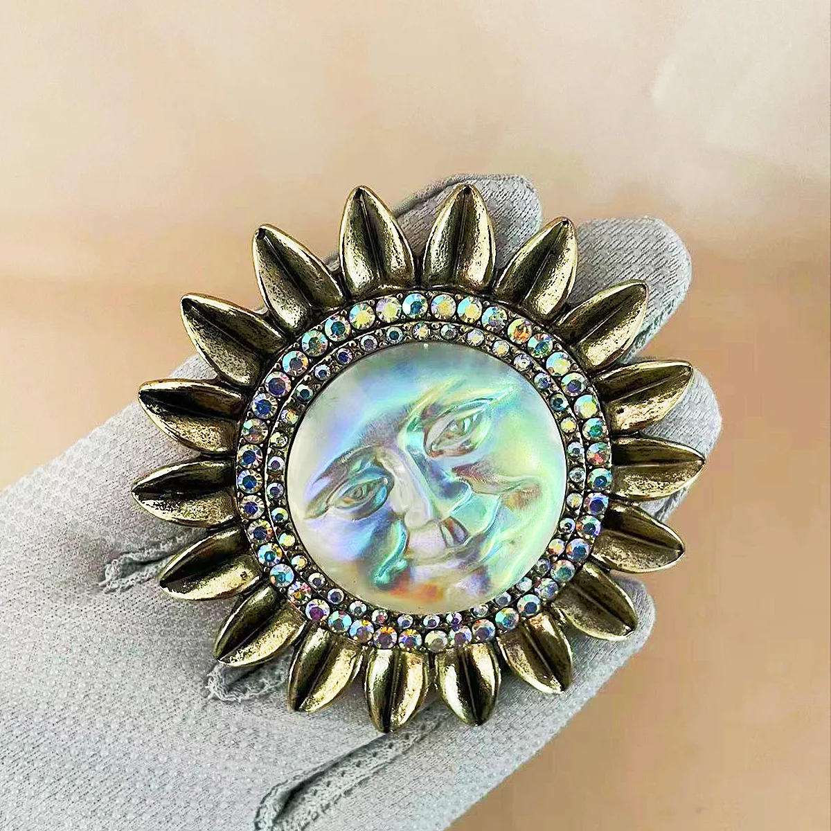 

MITTO FASHION JEWELRIES AND HIGH-END ACCESSORIES RHINESTONES PAVED SUNFLOWER MOON FACE GODDESS VINTAGE PIN WOMEN DRESS BROOCH