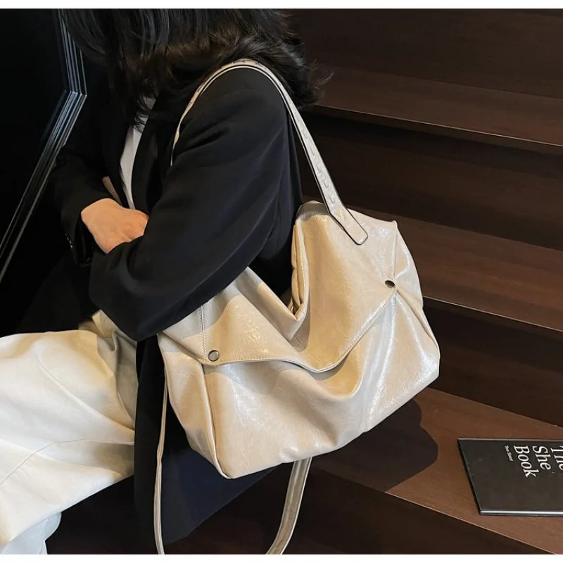 

Simple Casual Mini Clutch Messenger Purse Shopper Bag Solid Color For Women Commuter Business Elegant