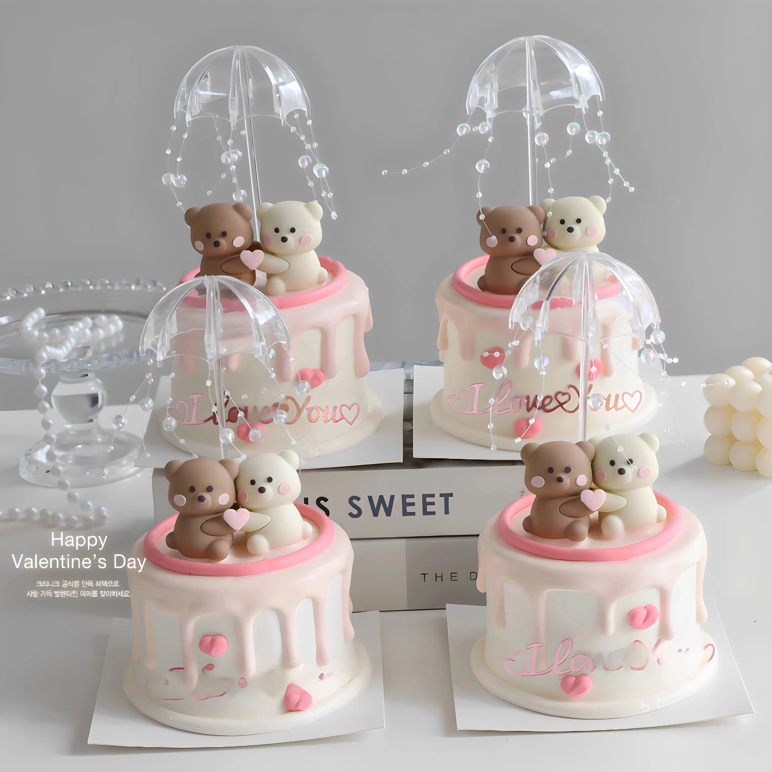 

Декор для торта ко Дню святого Валентина: акриловый прозрачный зонтик-медвежонок, праздничный конфетти, украшение в виде сердца