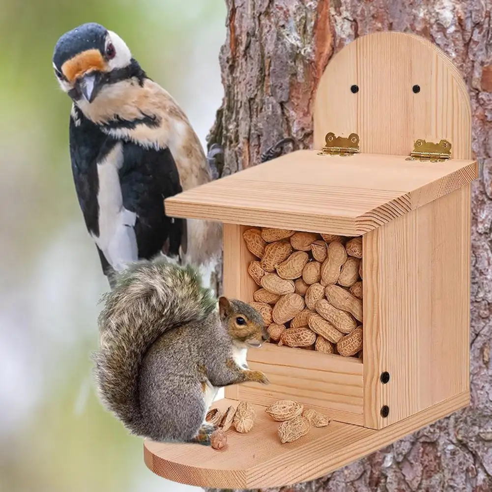 Excellent Workmanship Squirrel Feeder Smooth Surface Decorative Useful Wooden Squirrel Bird Food Feeder