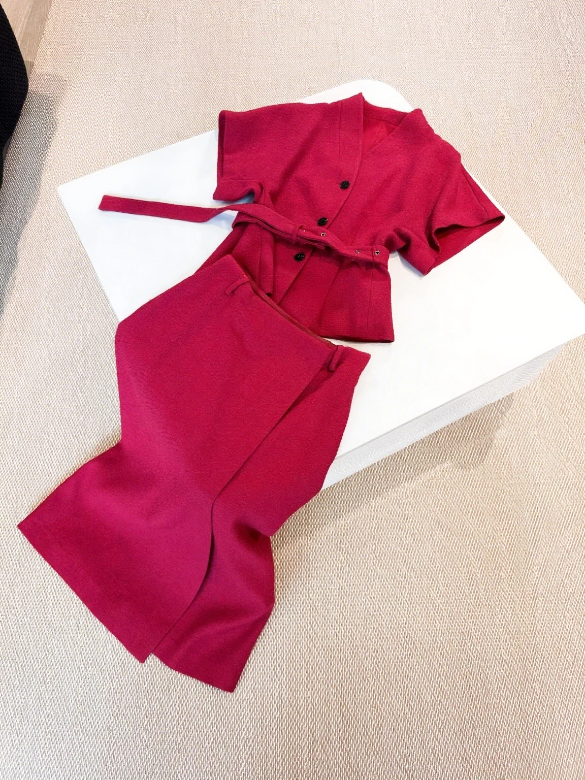 FWRD Rode korte mouwen stropdas taille top split rok pak modieuze slim fit dames werkplek split rok pak # FWRD0101
