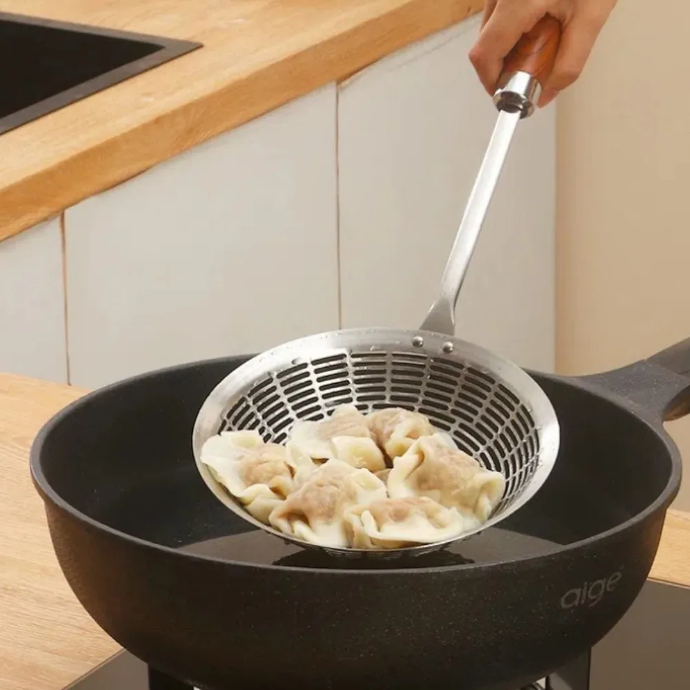 

Stainless Steel Large Colander Anti Scalding Wooden Handle Fried Sieve Spoon Heat Resistant High Quality Foods Sifter