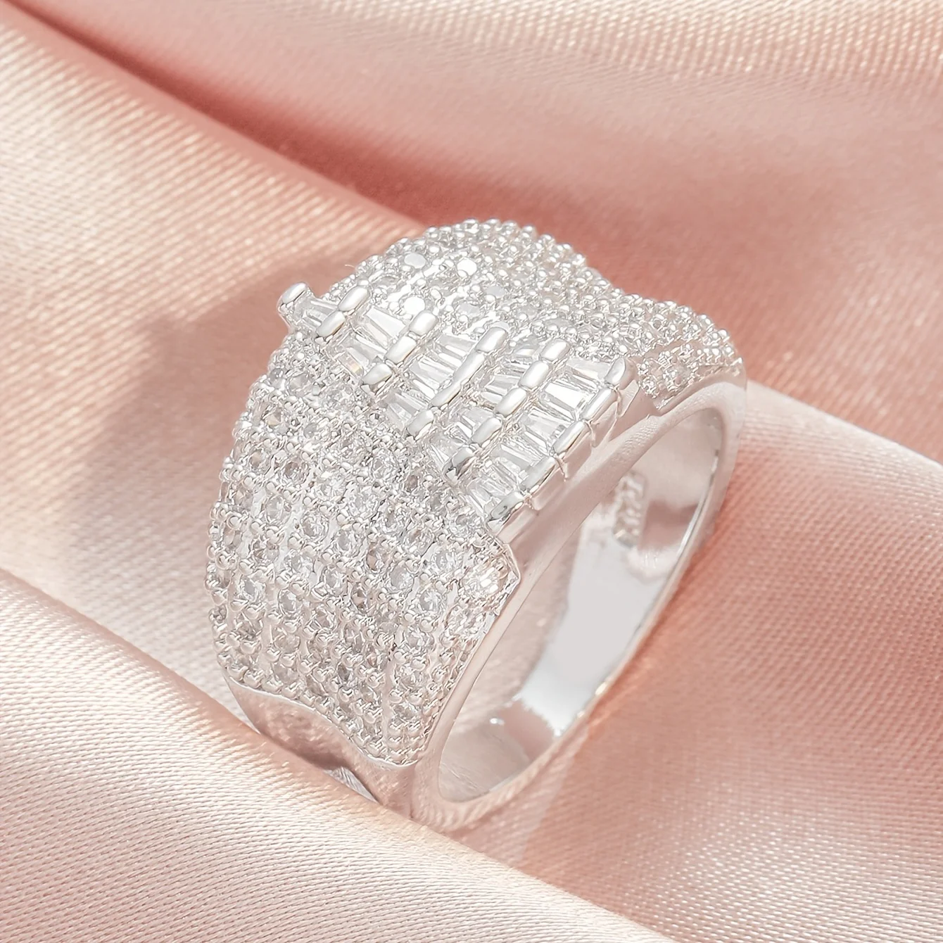 1Pc Gorgeous Synthetic Zirconia Ring Ladies Wide Face Ring Valentine's Day Gift Engagement Ring Daily Accessories