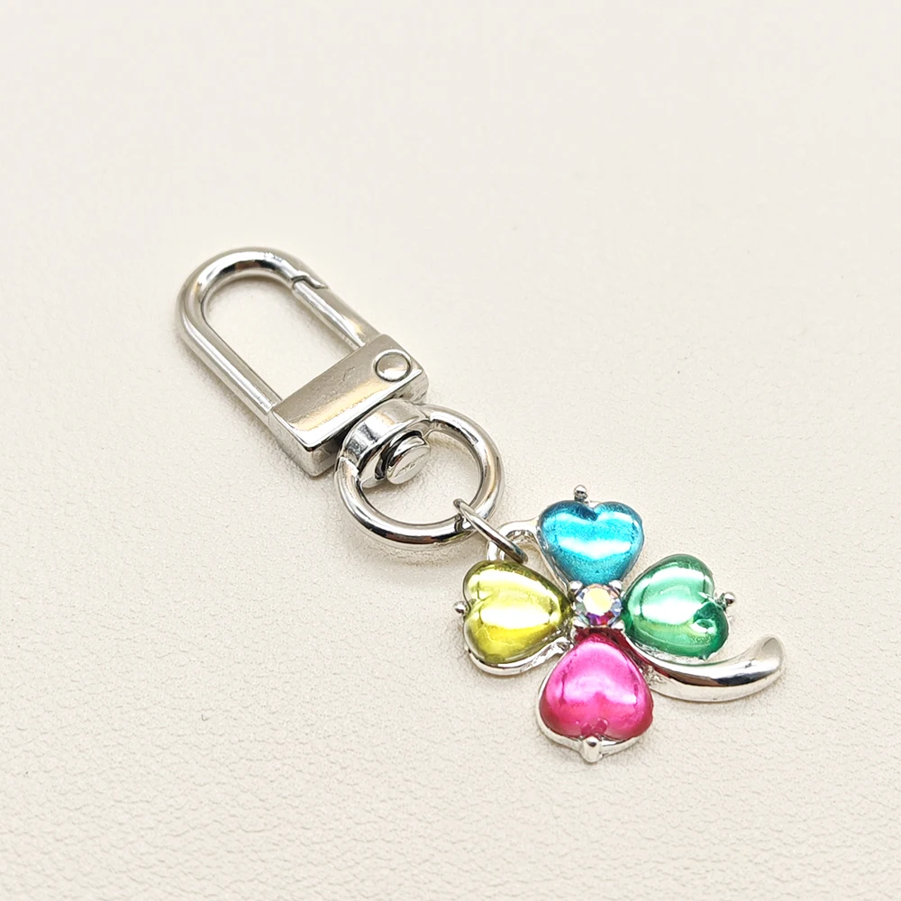 لطيف بلينغ محظوظ أربع أوراق الهاتف Charms قلادة المفاتيح الحال بالنسبة iP 14 Airpods الحلو Y2K الوردي الأخضر Ins كوريا اليابان اكسسوارات