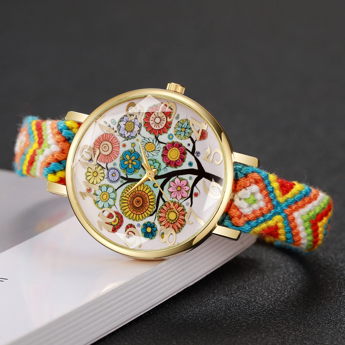 1pcs Women's Gift Watch Fashion Casual Personalized Digital Dial Trendy Classic Quartz Watch ( Box Not Included)